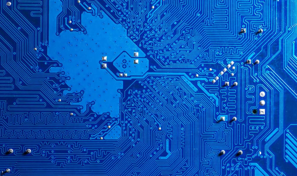 pcb板黑色和綠色，黑色pcb和綠色pcb散熱哪個(gè)好？